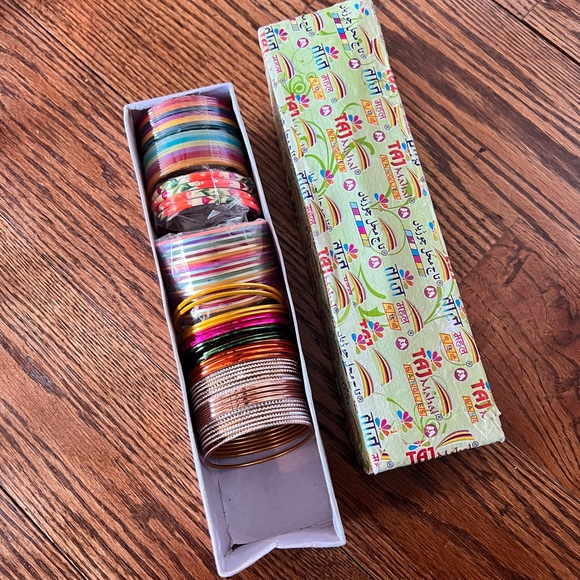 Accessories - Bangels aluminum/plastic assorted colors Indian Pakistani accessories